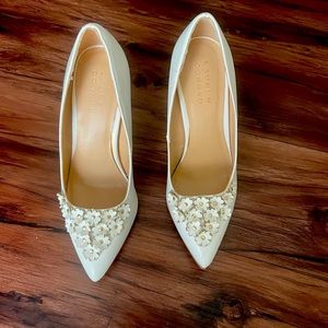 White heels size 7